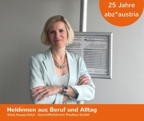 Silvia Kaupa-Götzl: Viele Frauen haben zu wenig Zuversicht in ihr Können. Sie haben oft nicht am Radar, dass sie auch in einer Werkstätte arbeiten oder Fahrdienstleiterin werden könnten. Silvia Kaupa-Götzl vor einem Postbus-Fahrplan