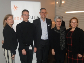 Gruppenaufnahme bei ABZ*AUSTRIA B2B:DIALOG Pflegekarenz und Pflegeteilzeit