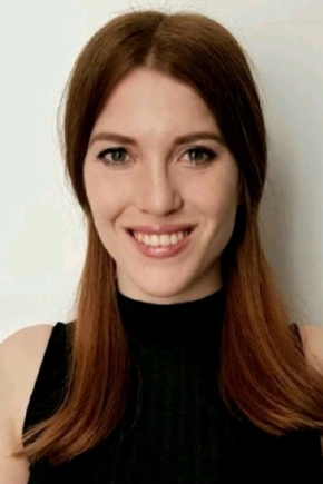 Porträfoto Stefanie Mayr