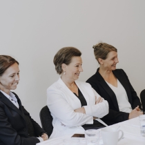 Gespräche am Runden Tisch bei ABZ*AUSTRIA ABZ*Circle Roundtable zur Nationalratswahl 2019