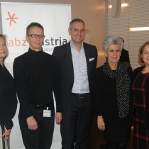 Gruppenaufnahme bei ABZ*AUSTRIA B2B:DIALOG Pflegekarenz und Pflegeteilzeit