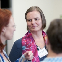 Ulrike Rostek im Gespräch. ABZ*AUSTRIA Business Frühstück Generationenmanagement