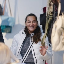 Frauen beim ABZ*AUSTRIA Businesskleidermarkt