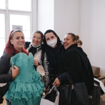 Frauen beim ABZ*AUSTRIA Businesskleidermarkt