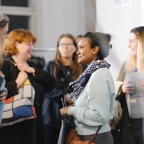 Frauen beim ABZ*AUSTRIA Businesskleidermarkt