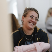 Frauen beim ABZ*AUSTRIA Businesskleidermarkt