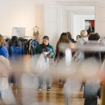 Frauen beim ABZ*AUSTRIA Businesskleidermarkt