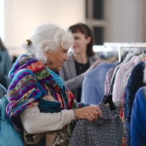 Frauen beim ABZ*AUSTRIA Businesskleidermarkt