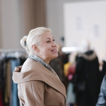 Frauen beim ABZ*AUSTRIA Businesskleidermarkt