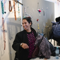 Frauen beim ABZ*AUSTRIA Businesskleidermarkt
