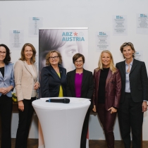 Kasia Greco, Claudia Mischensky, Manuela Vollmann, Doris Schmidauer, Doris Rose, Desirée Treichl-Stürgkh