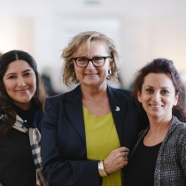 Manuela Vollmann mit Kolleginnen beim ABZ*AUSTRIA Businesskleidermarkt