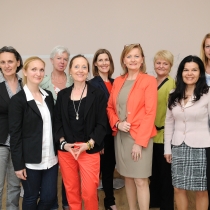 ABZ*AUSTRIA Eröffnung Frauenberufszentrum*Vorarlberg Gruppenaufnahme bei ABZ*AUSTRIA Eröffnung Frauenberufszentrum Vorarlberg