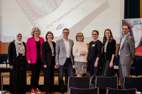 Abeer Al-Dawoodi, Silvia Flörl, Daniela Schallert, Winfried Göschl, Manuela Vollmann, Aleksandra Panek, Judith Kohlenberger und Roland Sauer.